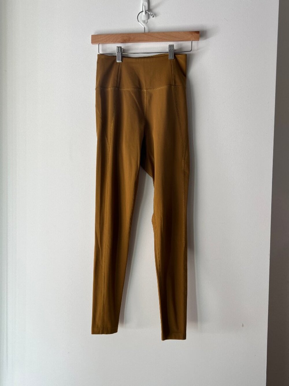 Girlfriend Collective Set in Tobacco/Amber, Size S